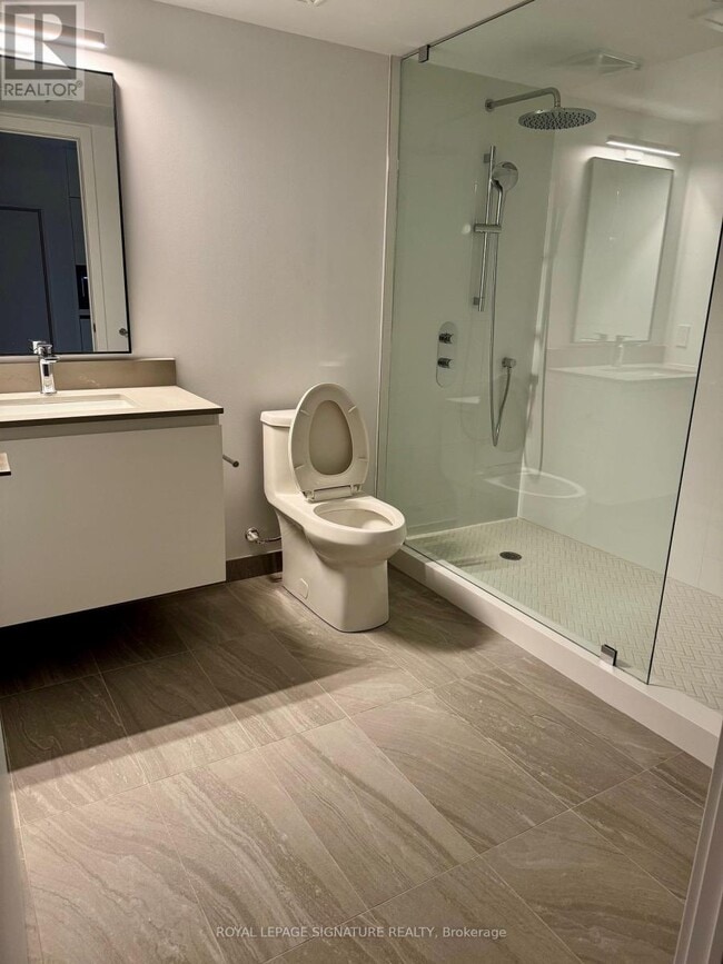 Building Photo - 1720 Bayview Ave