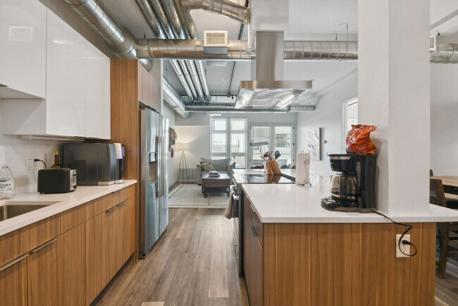 Foto del edificio - 3198 Blake St