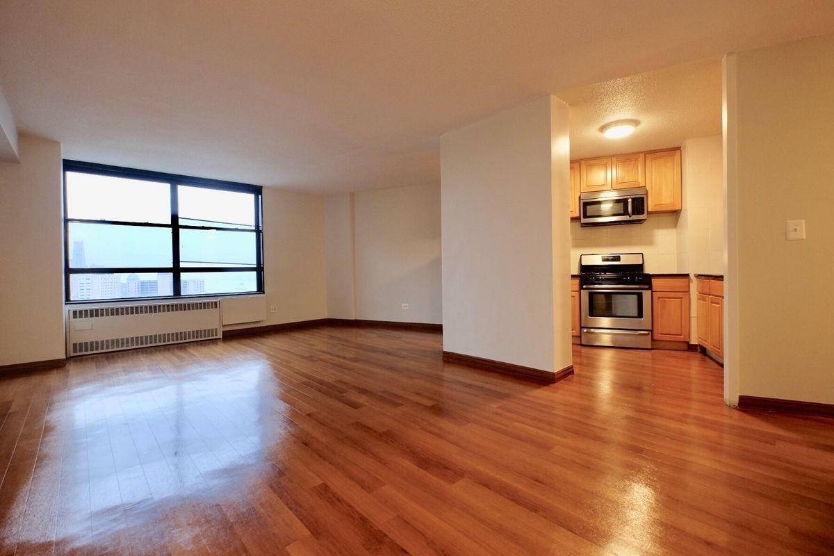 Primary Photo - 3339 Broadway