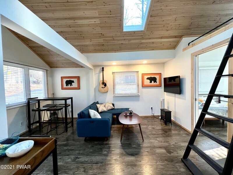 126 Kitty Harker Rd, Dingmans Ferry, PA 18328 House Rental in