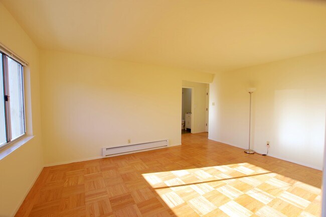 Foto del edificio - 1295 47th Ave