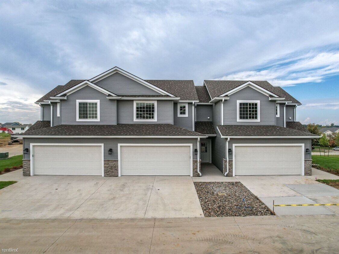 3 br, 3 bath Townhome Pine Valley Townhomes Townhome Rentals in