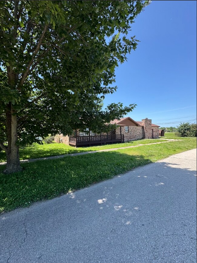 Foto del edificio - 4 Bed, 2 Bath Home - Apply Today!