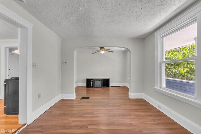 Foto del edificio - 4120 E 141st St
