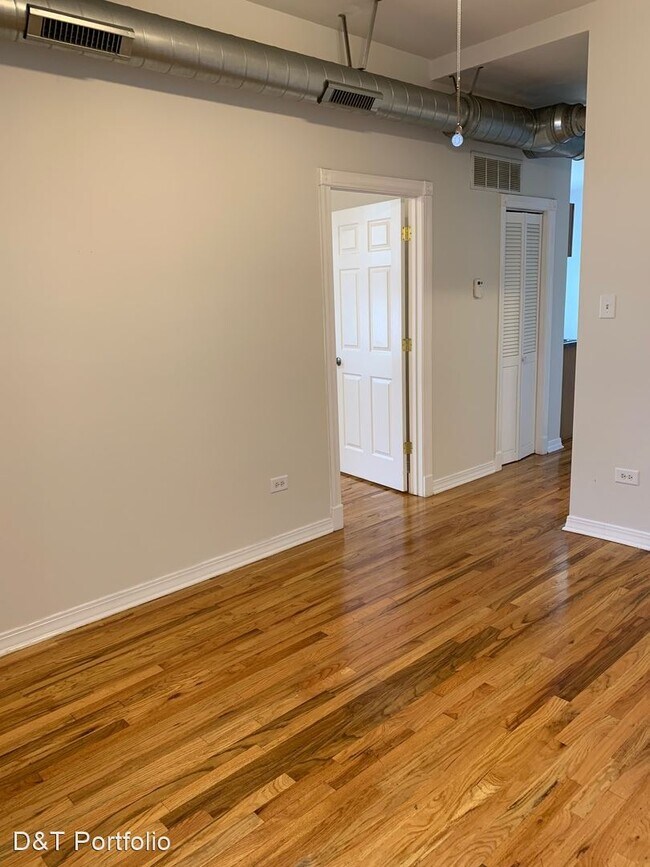 Building Photo - 2641 W Augusta Blvd