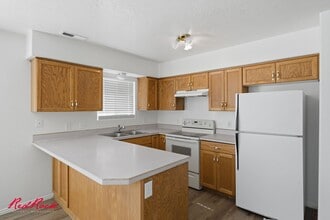 Building Photo - 464 E 1050 S