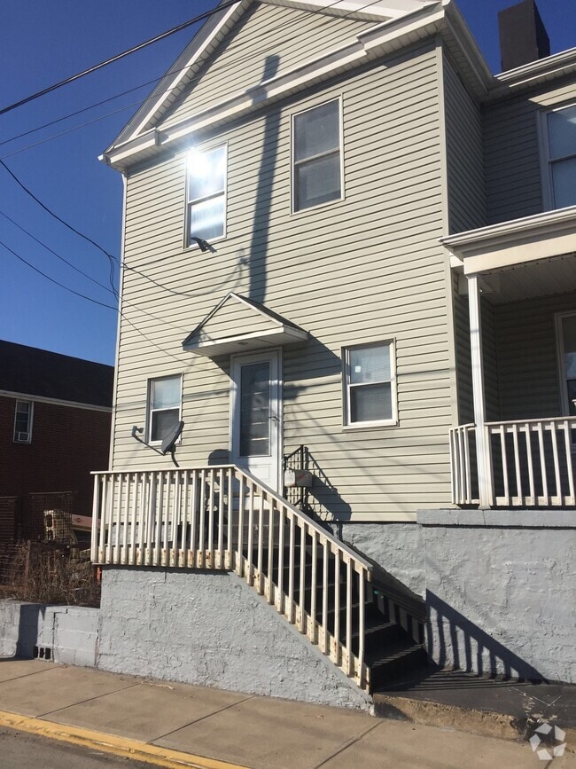 3569 Washington Ave