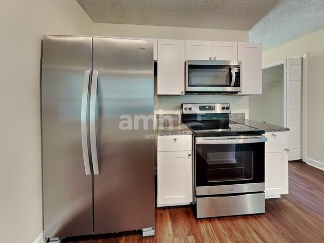 Building Photo - 6012 Eaglesfield Dr