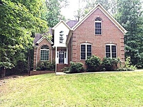 Building Photo - 8001 Lakeshore Dr