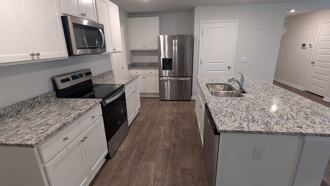 Building Photo - 497 Coconut Dr