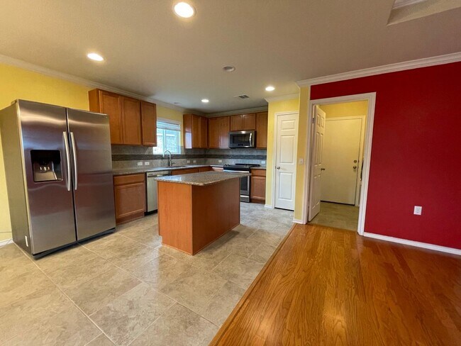 Building Photo - 5713 Cass Ct