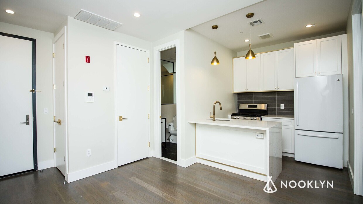 Foto principal - 162 Stuyvesant Ave