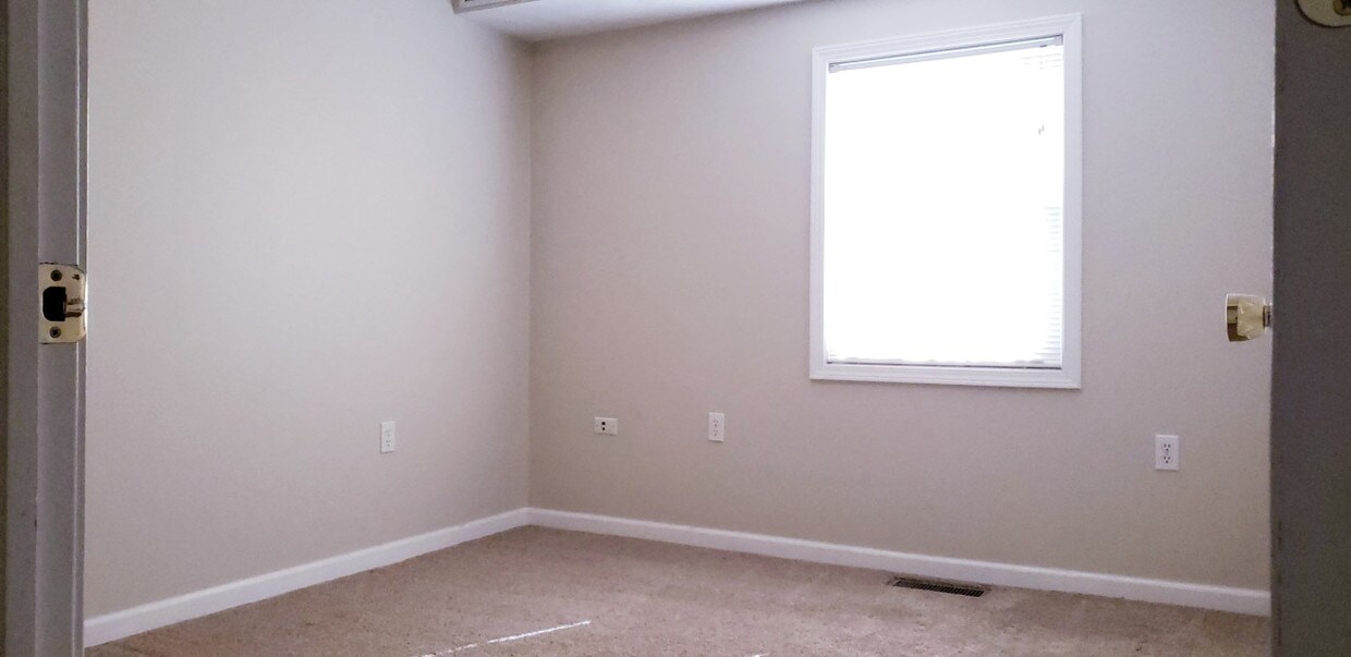 Building Photo - 327 S Courtland Apt.