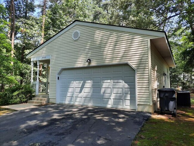 Building Photo - Single Family Home with 2 Car Garage