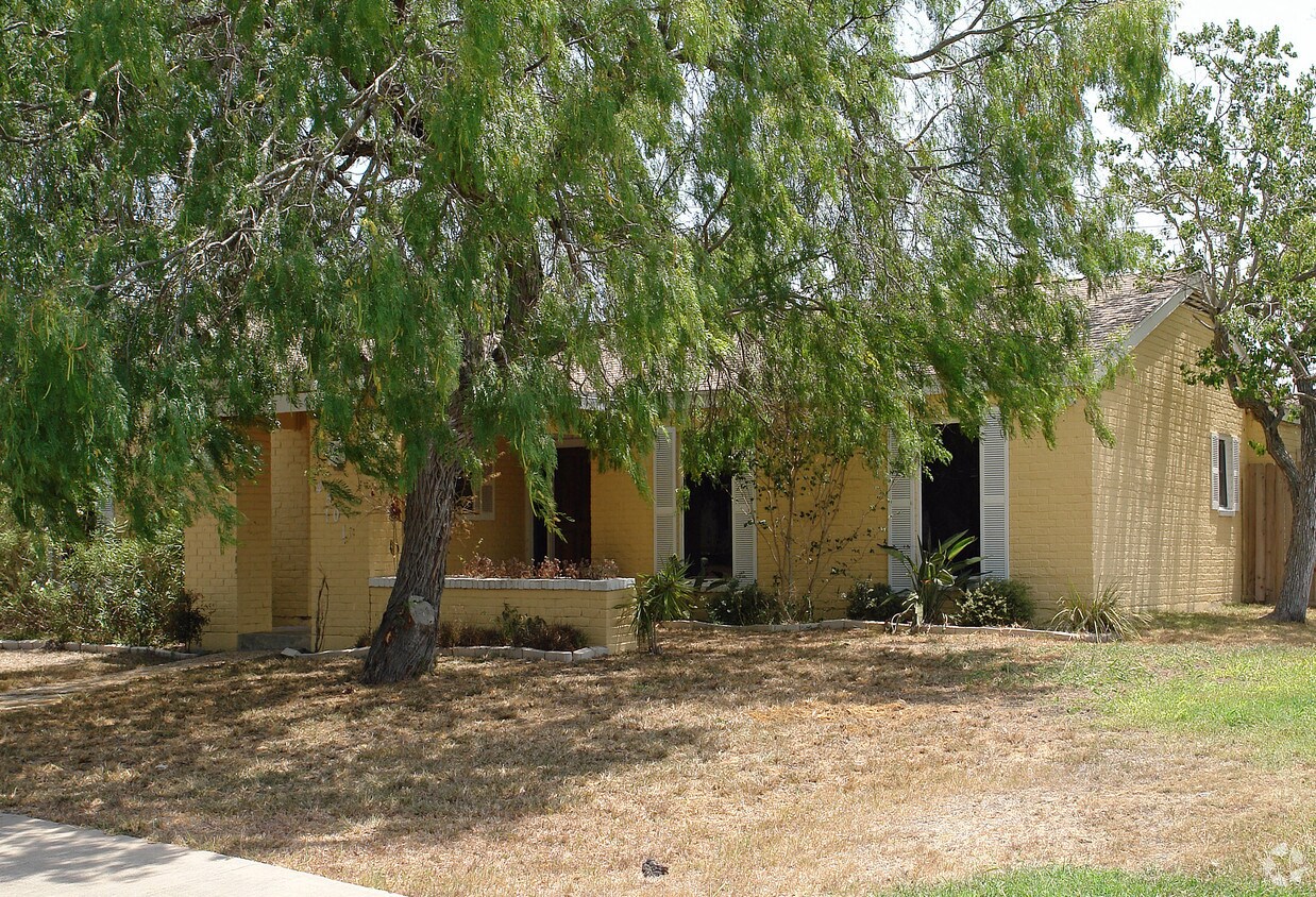 Building Photo - 4501 Snead Dr