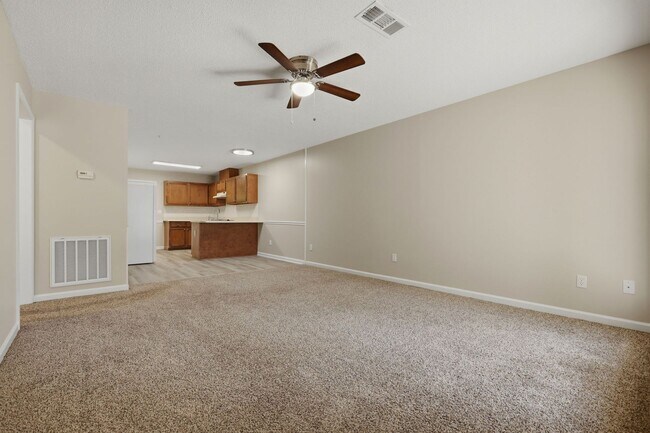 Foto del edificio - North Phenix City Duplex