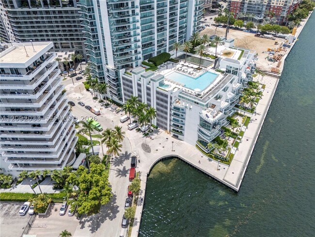 Foto del edificio - 1331 Brickell Bay Dr