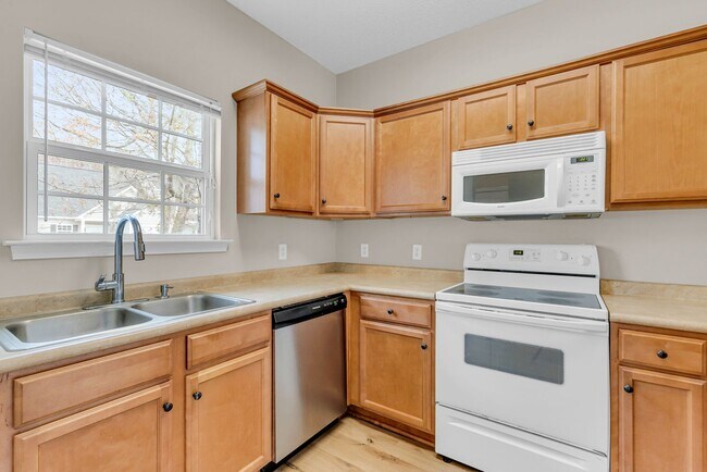 Foto del edificio - 3 Bedroom 2.5 Bathroom Townhome in Cypress Point - Richmond Hill