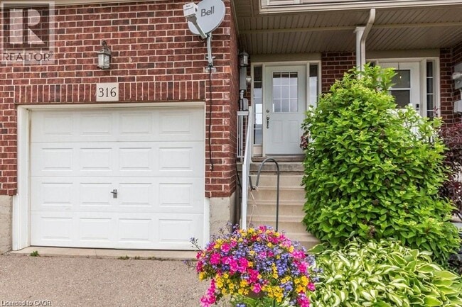 Building Photo - 316 Parkvale Dr