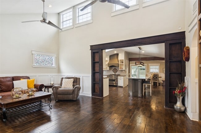 Building Photo - 1910 East Ave