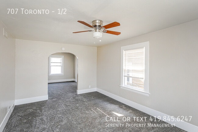Building Photo - 707 Toronto-1/2