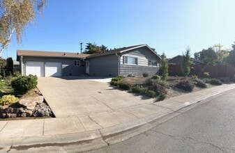 Building Photo - 610 Brookwood Way