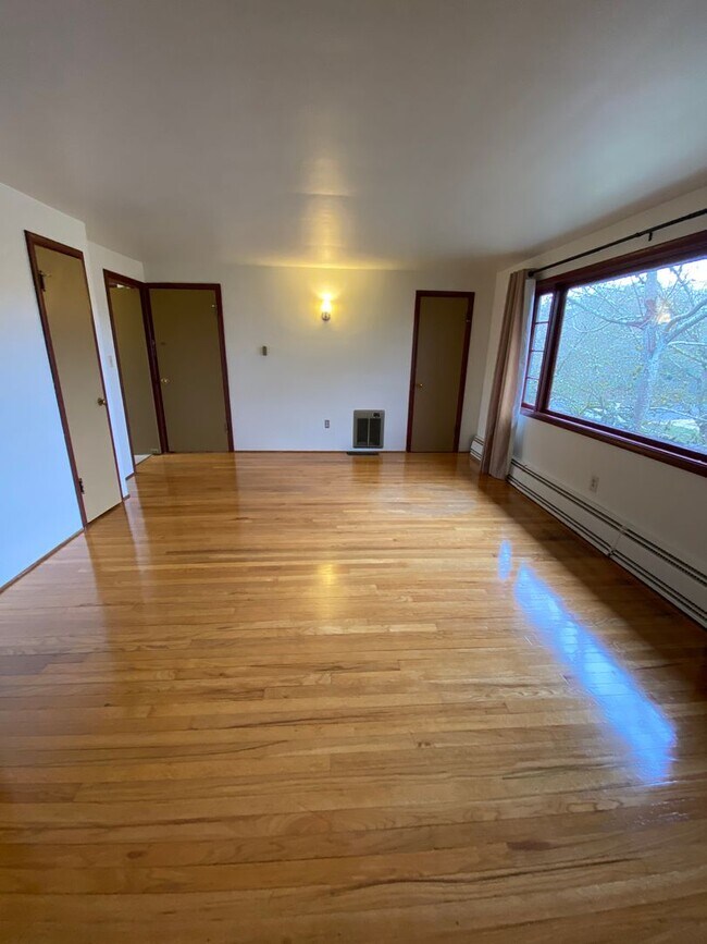 Foto del edificio - Spacious Upstairs 1 Bedroom/1 Bath Apartme...