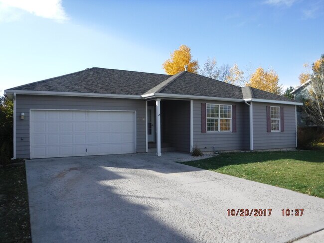 Foto del edificio - Centrally Located and Updated 3BD 2BA