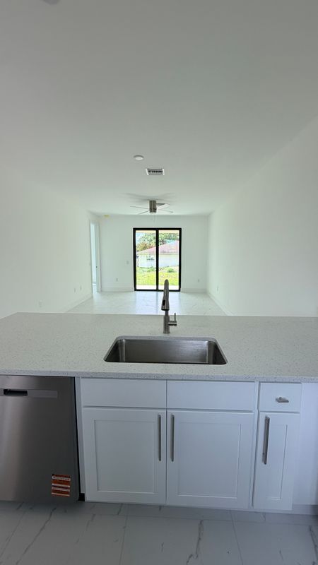 Foto del edificio - 498 Loretta Ave S