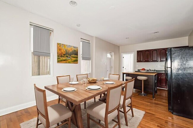 Photo - 2010 E Baltimore St Apartment