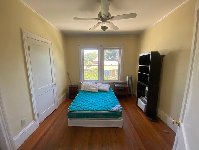 Foto del edificio - 86 Hilltop Ave