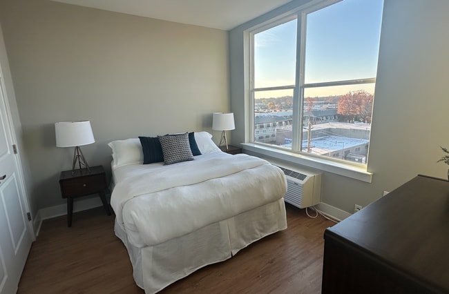 Building Photo - Meridia Linden 1001