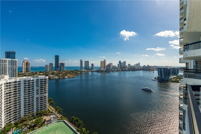 Foto del edificio - 3530 Mystic Pointe Dr
