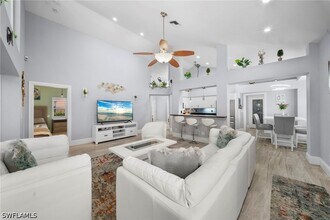 Building Photo - 159 Lady Palm Dr