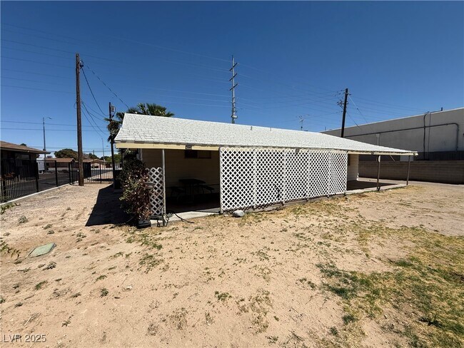 Foto del edificio - 5643 S Pecos Rd