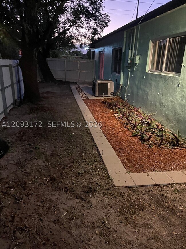 Building Photo - 500 NW 31st Ave