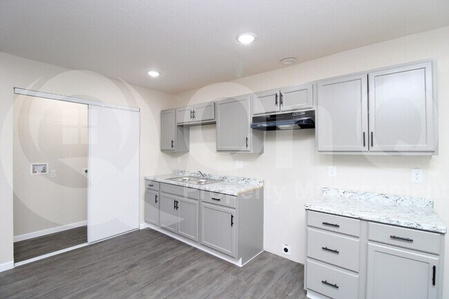 Building Photo - 2703 East Saguaro Drive