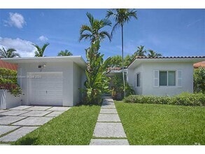 Building Photo - 745 Lakeview Dr