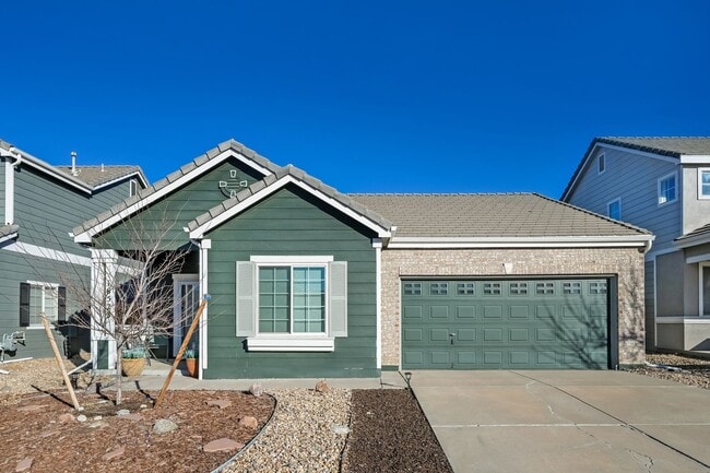 Bright & Airy 3 Bed/2 Bath with Attached Garage - Bright & Airy 3 Bed/2 Bath with Attached Garage House