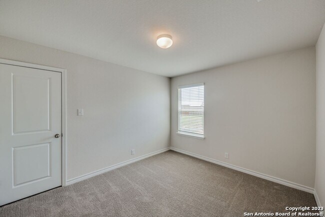 Foto del edificio - 4 Bedroom/2 Bath Riverstone Subdivision