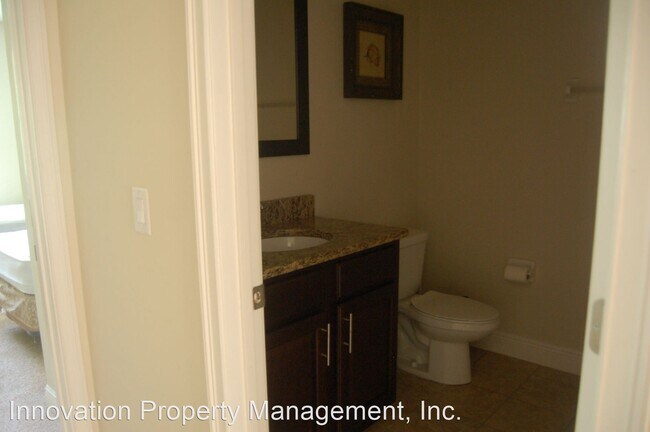 Foto del edificio - 4 br, 3.5 bath House - 8171 Roseville Blvd