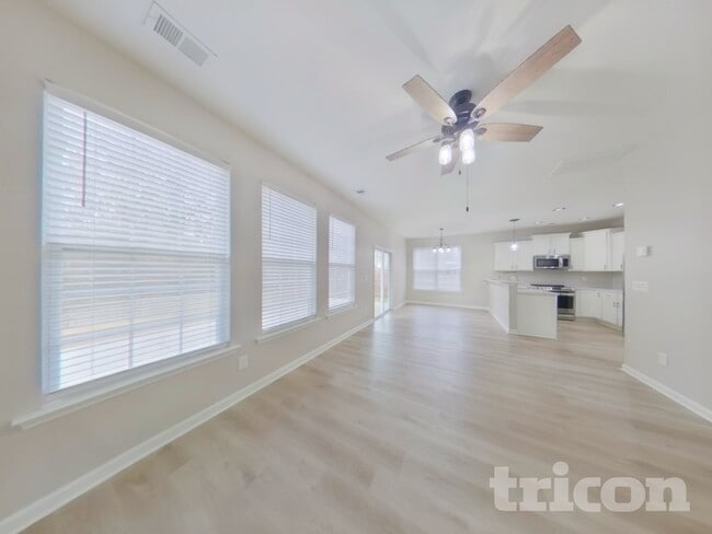 Foto del edificio - 212 Cochin Trce