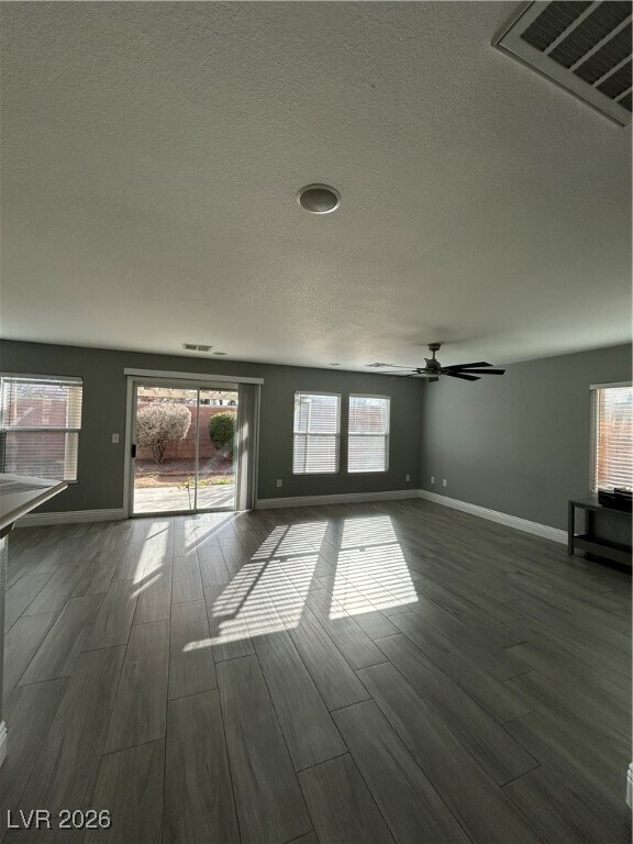 Foto del edificio - 2321 Cockatiel Dr