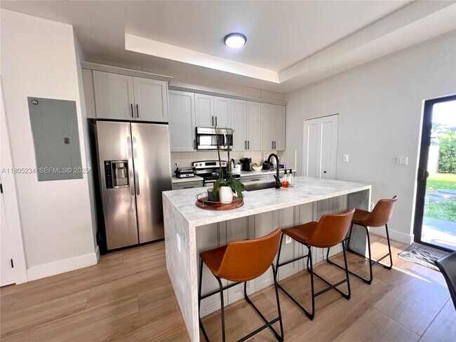 Foto del edificio - 8753 SW 34th St