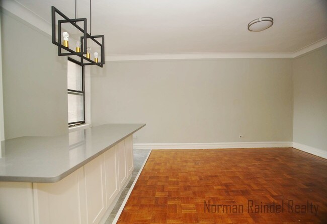 Foto del edificio - 8223 Bay Pkwy