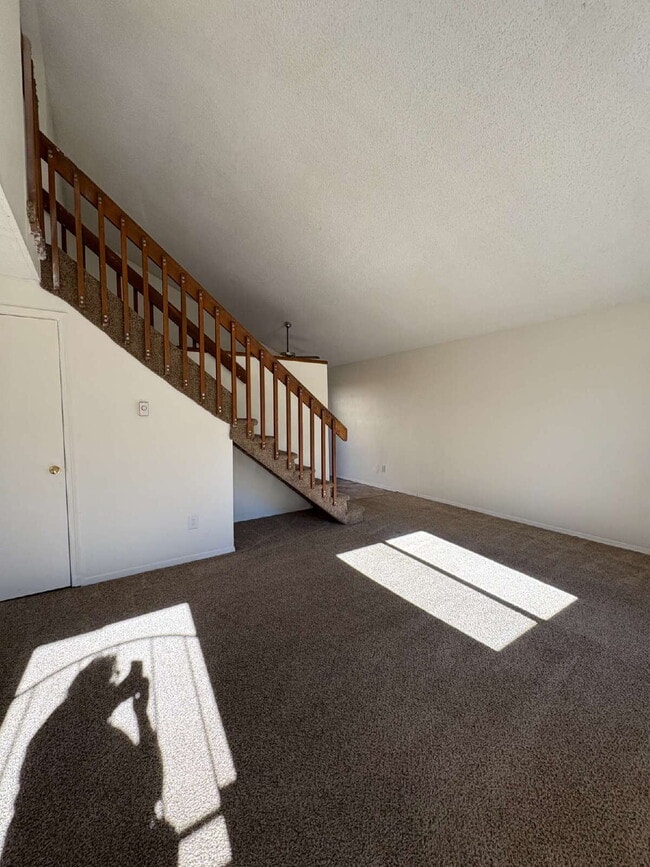 Photo - 2 bedroom duplex with garage - Bennett Apartment