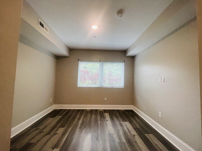Foto del edificio - 330-350 Pleasant St. Unit 245