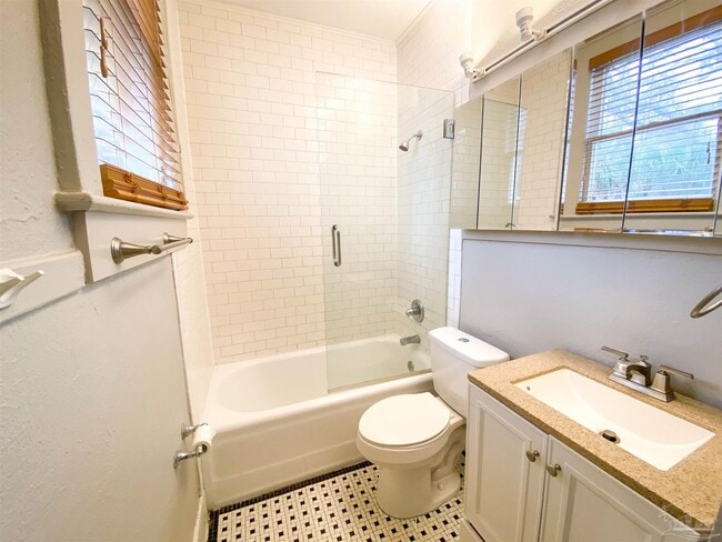 Foto del edificio - 1724 E La Rua St