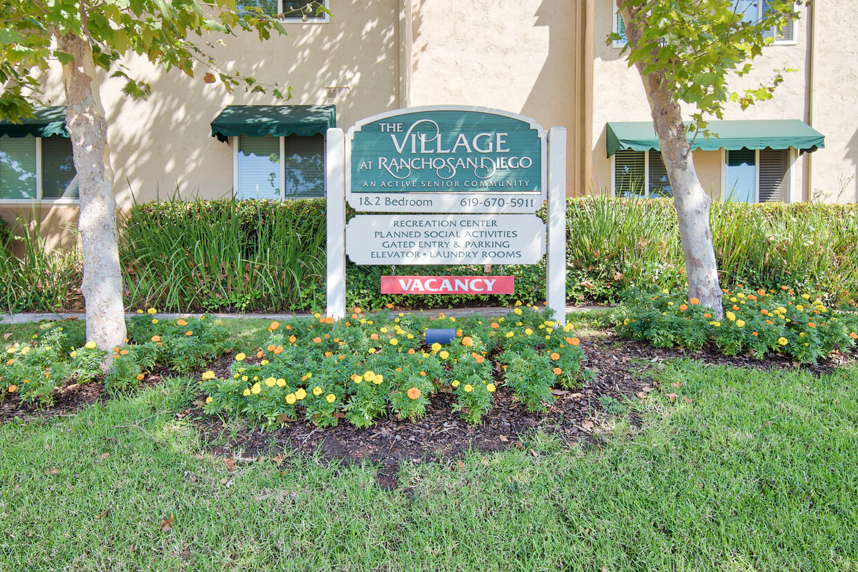 Foto principal - The Village at Rancho San Diego - Senior