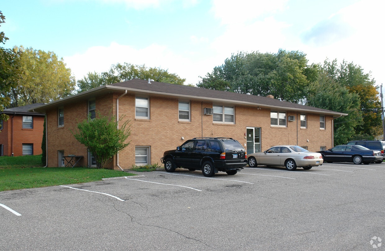Building Photo - 3600-3608 Maryland Ave N